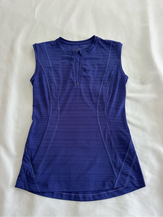 Athleta Tops - Athleta blue sleeveless golf polo or running tank top